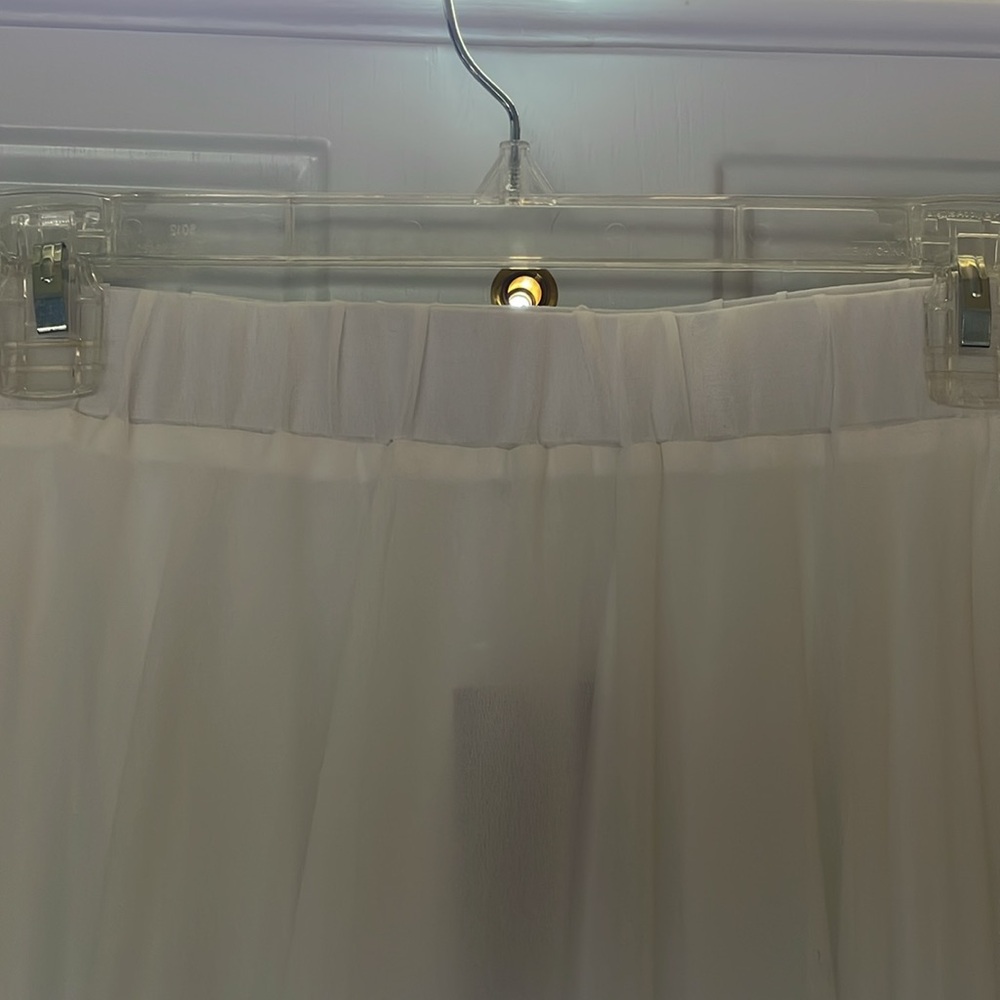 NWT Verdusa polyester fully lined elastic waist white wired bottom skirt, Size M - Picture 4 of 10